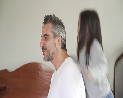 温哥华登陆的新移民【调查称香港与温哥华房价最让人负担不起】